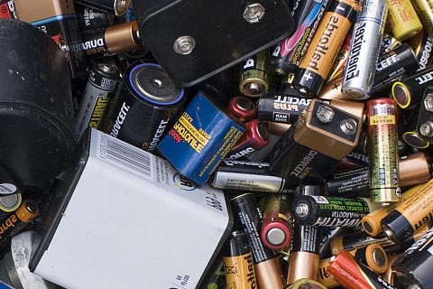 锂电池回收工厂,废旧电池厂家回收|废电池片回收价格